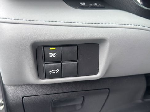 Used 2022 Toyota Highlander XLE image 17