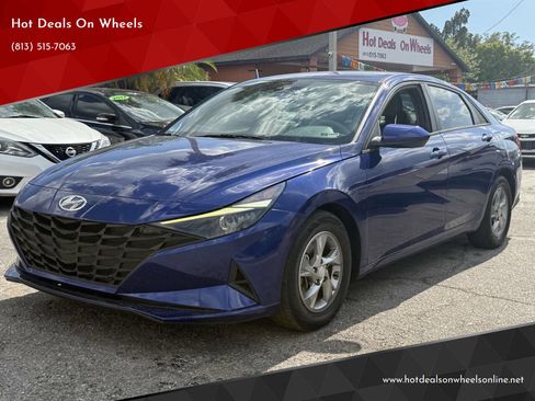 Used 2021 Hyundai Elantra SE FWD image 1
