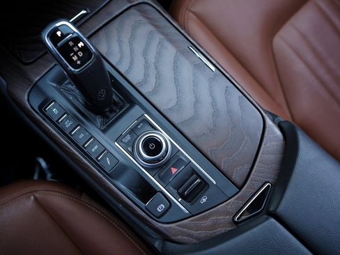 Used 2022 Maserati Levante GT image 32