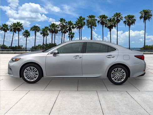 Used 2017 Lexus ES 350 w/ Premium Package FWD image 4