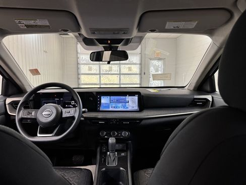 Certified 2025 Nissan Kicks SV image 16