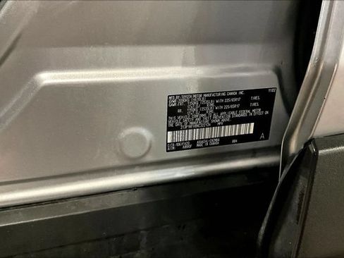 Used 2022 Toyota RAV4 XLE AWD/4WD image 19
