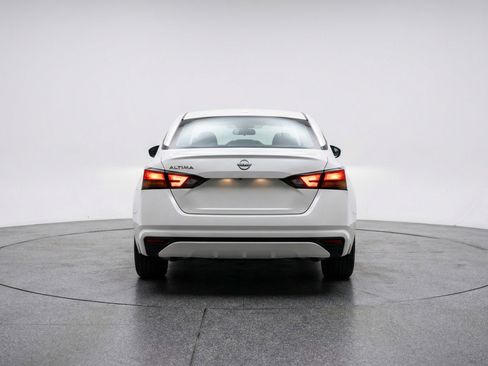 Used 2025 Nissan Altima 2.5 SV image 7