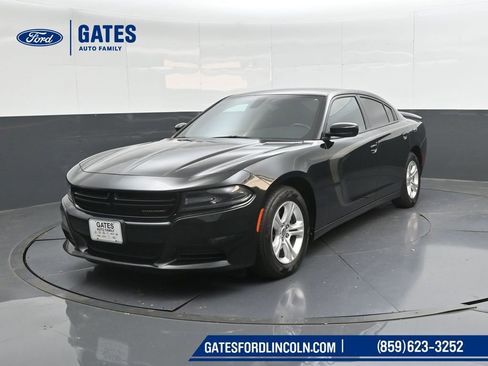 Used 2019 Dodge Charger SXT image 6