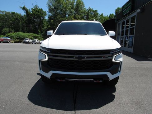 Used 2022 Chevrolet Suburban Z71 w/ Luxury Package AWD/4WD image 9