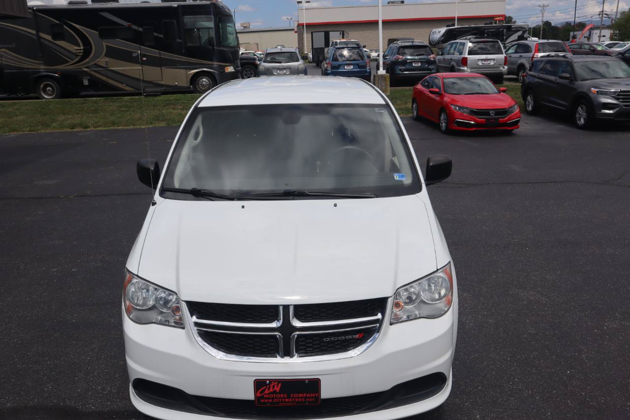 Used 2019 Dodge Grand Caravan SE w/ UConnect Hands-Free Group FWD image 4