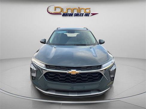 Used 2025 Chevrolet Trax LT w/ Driver Confidence Package image 5