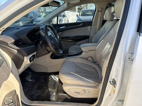 Used 2017 Lincoln MKC Reserve w/ Lincoln MKC Climate Package image 11