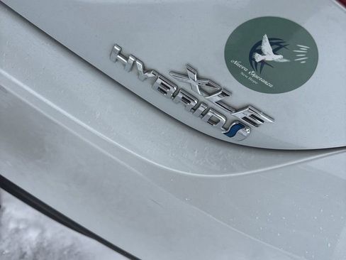 Used 2019 Toyota Camry image 6