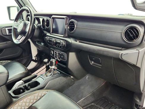 Used 2022 Jeep Wrangler Unlimited Sahara image 25