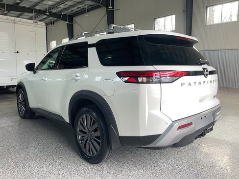 Used 2023 Nissan Pathfinder SL w/ SL Premium Package image 13