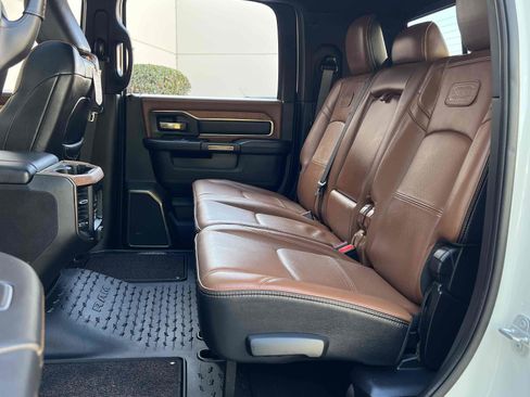 Used 2022 RAM 2500 Limited AWD/4WD image 32