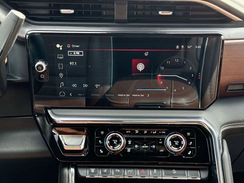 Used 2024 GMC Sierra 2500 Denali Ultimate image 18