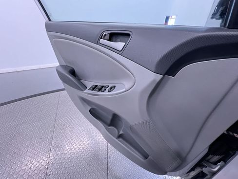 Used 2016 Hyundai Accent SE FWD image 26