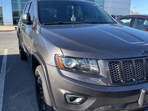 Used 2015 Jeep Grand Cherokee Altitude AWD/4WD image 4