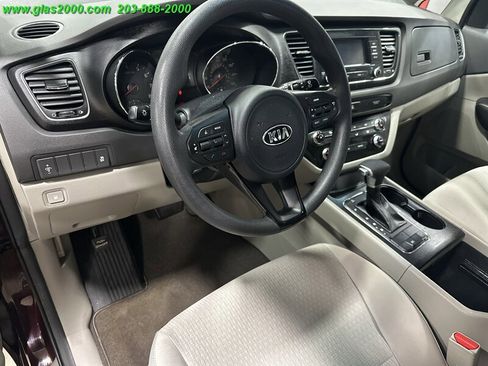 Used 2018 Kia Sedona LX image 27