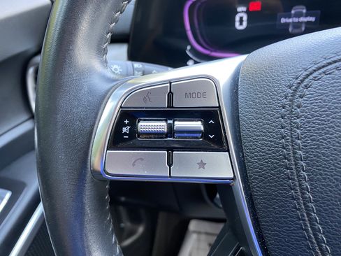 Used 2024 Kia Telluride EX w/ EX Captain's Chair Package FWD image 19