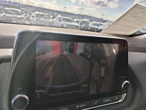 Used 2021 Nissan Rogue SL image 21