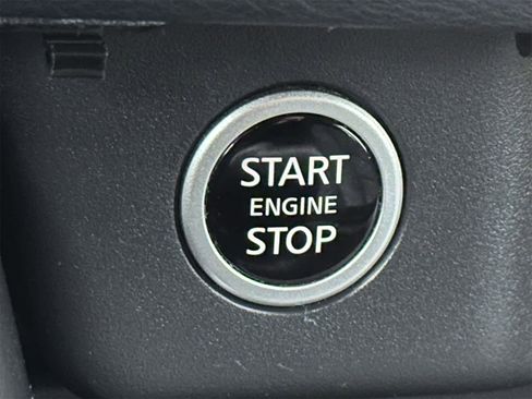 Used 2022 Nissan Rogue SL image 25