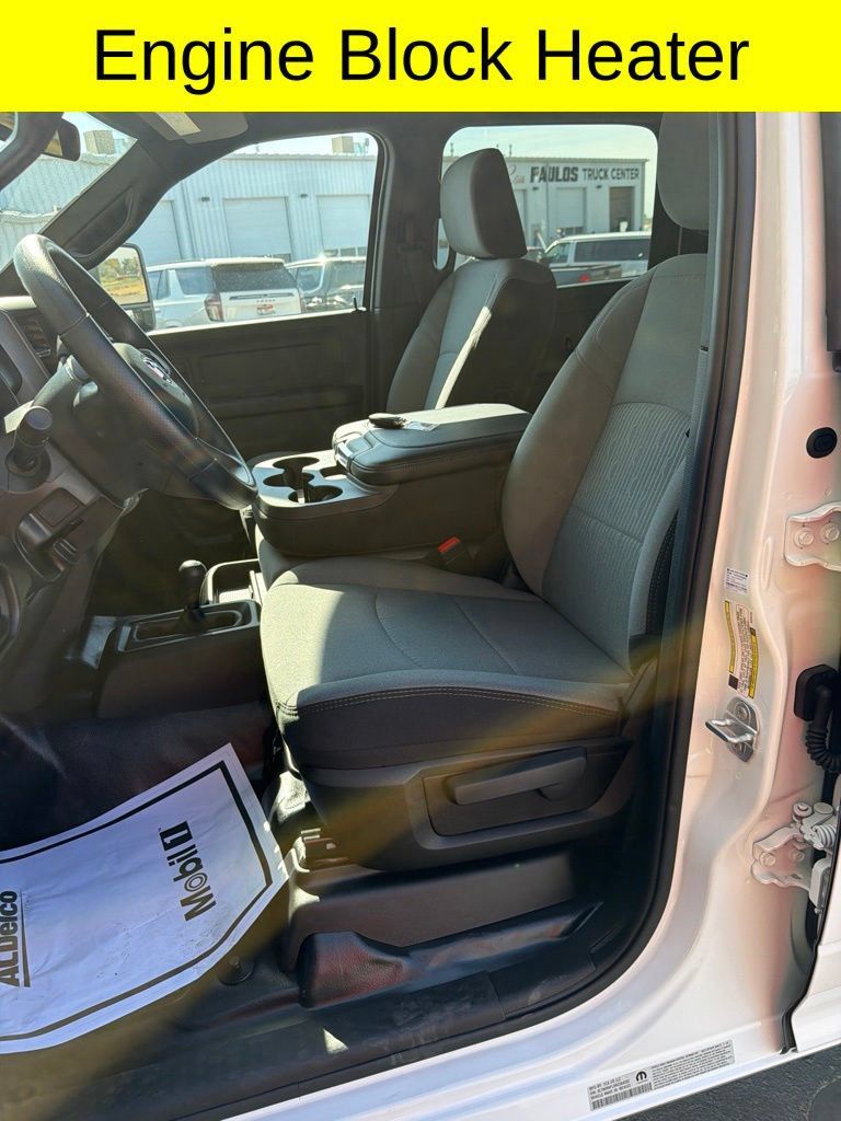 Used 2024 RAM 5500 Tradesman w/ Chrome Appearance Group AWD/4WD image 28