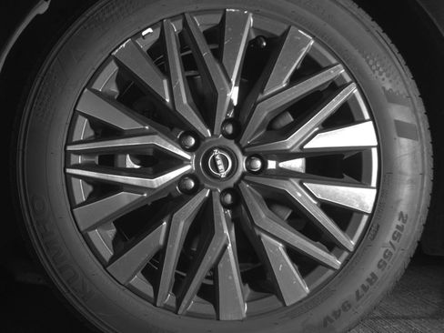 Used 2025 Nissan Altima 2.5 SV image 12