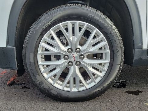 Used 2024 GMC Acadia Elevation image 29