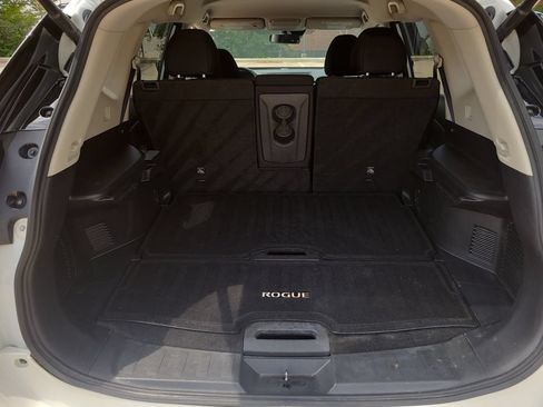 Used 2020 Nissan Rogue SV FWD image 8