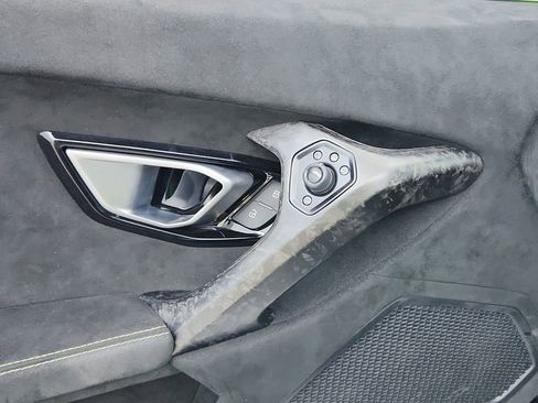 Used 2019 Lamborghini Huracan Performante image 21