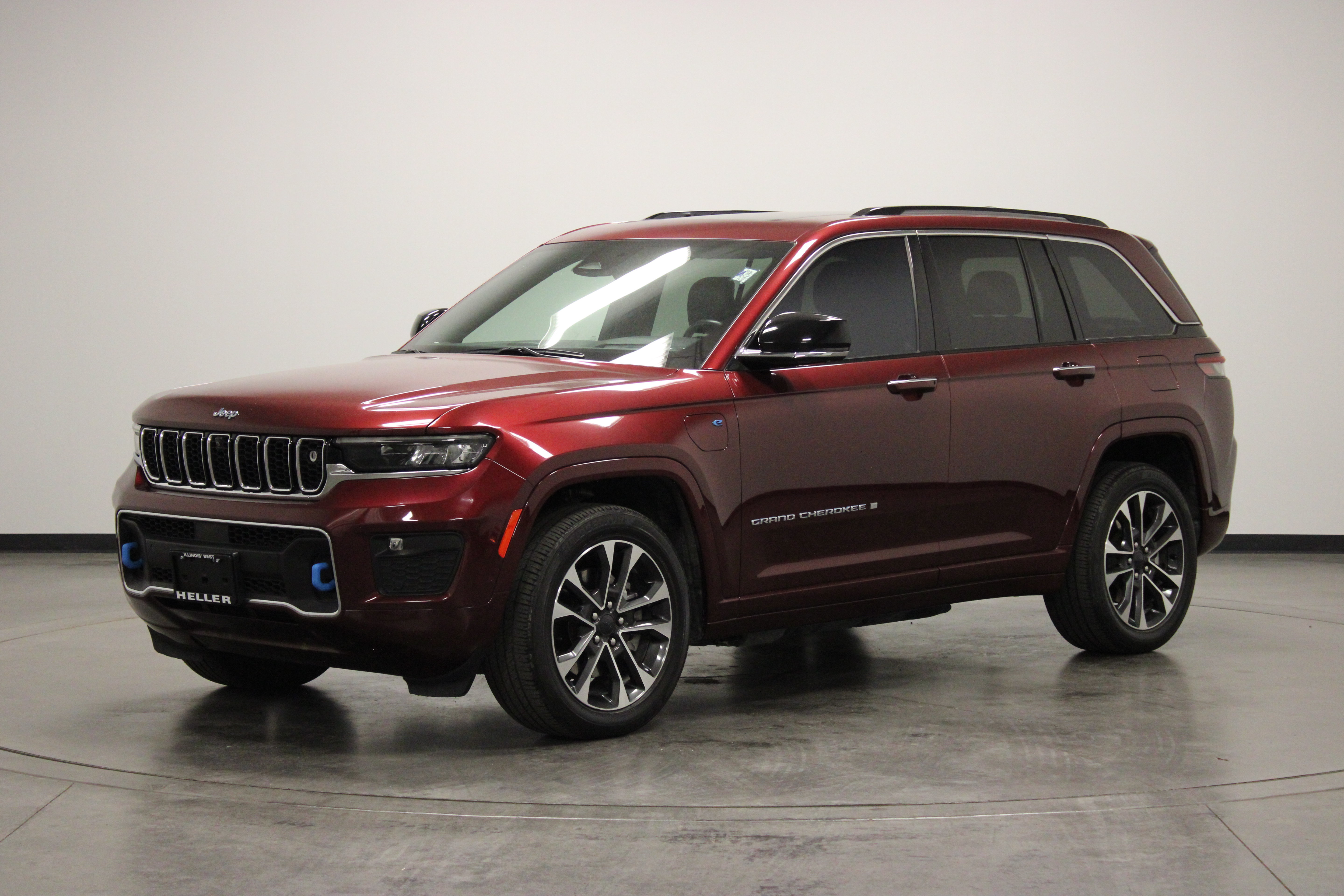 Used 2022 Jeep Grand Cherokee Overland w/ Advanced Protech Group III AWD/4WD image 4