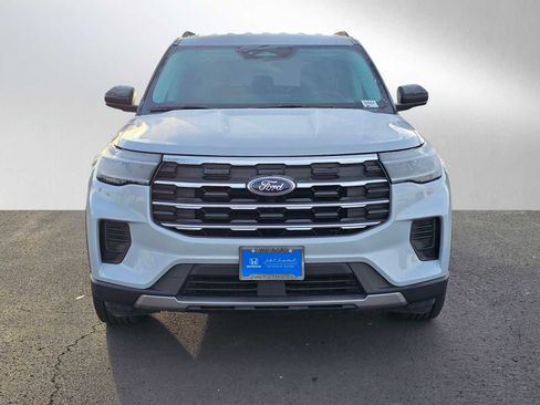 Used 2025 Ford Explorer Active image 8