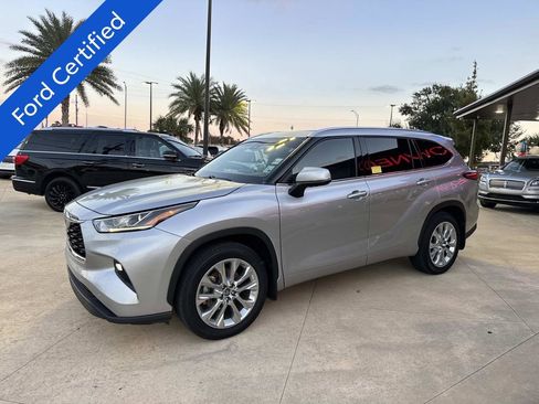 Used 2022 Toyota Highlander Limited image 4