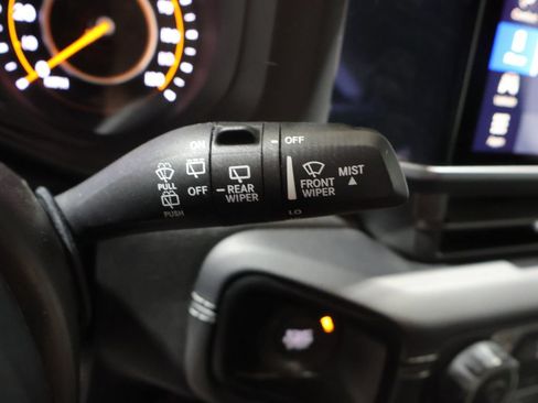Used 2025 Jeep Wrangler Unlimited Rubicon AWD/4WD image 34