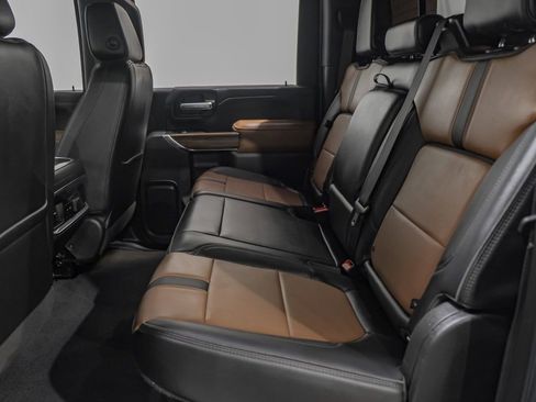 Used 2022 Chevrolet Silverado 3500 High Country image 40