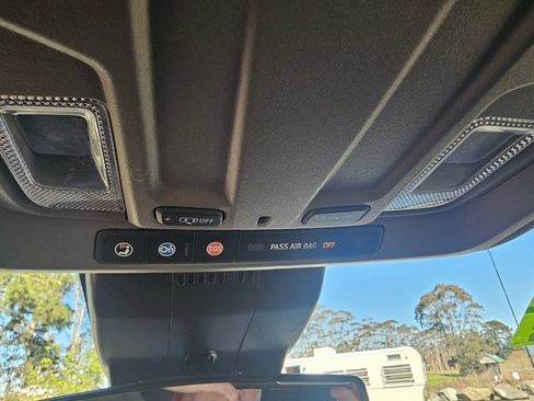 Used 2025 Chevrolet Silverado 1500 W/T image 18