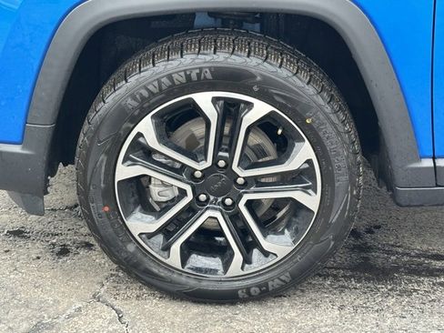 Used 2022 Jeep Compass Limited image 10