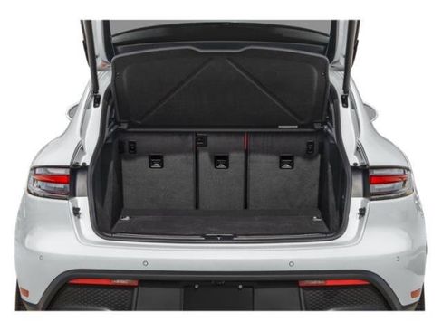 Certified 2025 Porsche Macan image 14