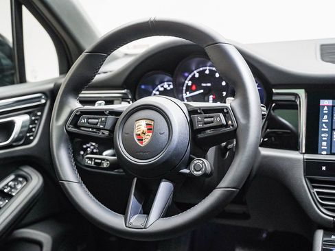 Certified 2026 Porsche Macan AWD/4WD image 19