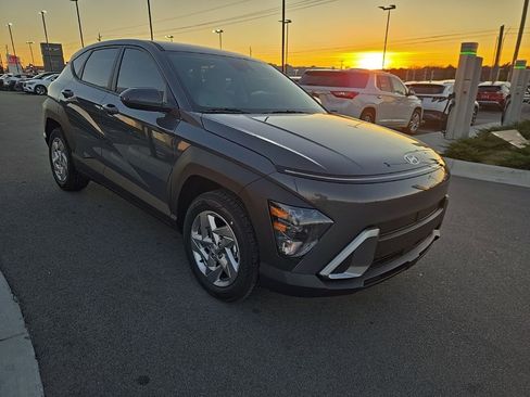 New 2026 Hyundai Kona SE image 3