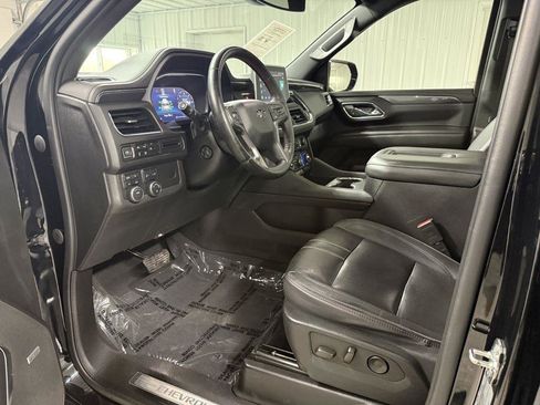 Used 2023 Chevrolet Suburban RST w/ Luxury Package AWD/4WD image 13