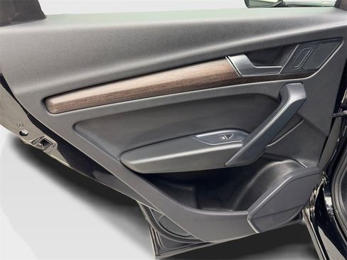 Used 2023 Audi Q5 2.0T Premium image 38