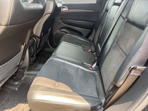 Used 2021 Jeep Grand Cherokee Laredo X AWD/4WD image 17