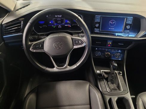 Used 2024 Volkswagen Jetta SE FWD image 22