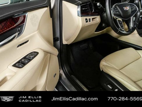 Used 2019 Cadillac XT5 Luxury image 8