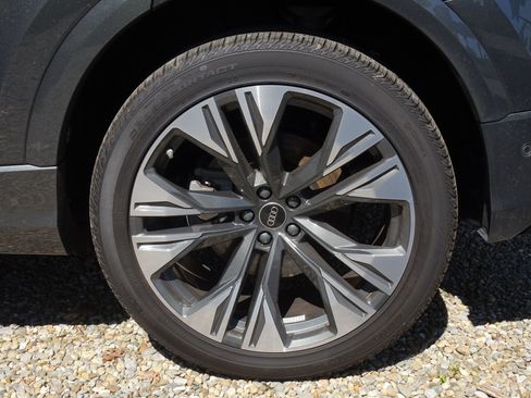 Used 2025 Audi Q8 Premium Plus w/ Premium Plus Package AWD/4WD image 10