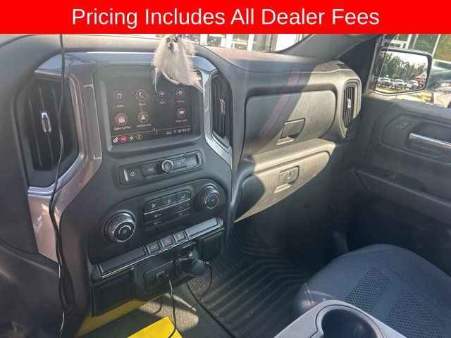 Used 2020 Chevrolet Silverado 1500 Custom w/ Custom Value Package AWD/4WD image 4