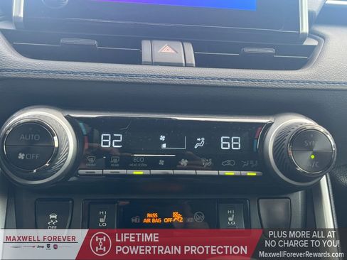 Used 2024 Toyota RAV4 SE image 4