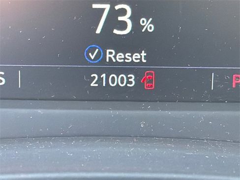 Used 2022 Cadillac XT4 Luxury w/ Driver Awareness Package image 28