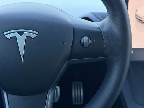 Used 2023 Tesla Model Y Performance image 20