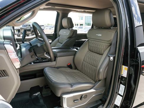 Used 2025 Ford F350 Platinum w/ Platinum Plus Package AWD/4WD image 25