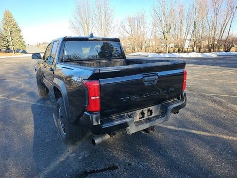 Used 2024 Toyota Tacoma TRD Off-Road image 3